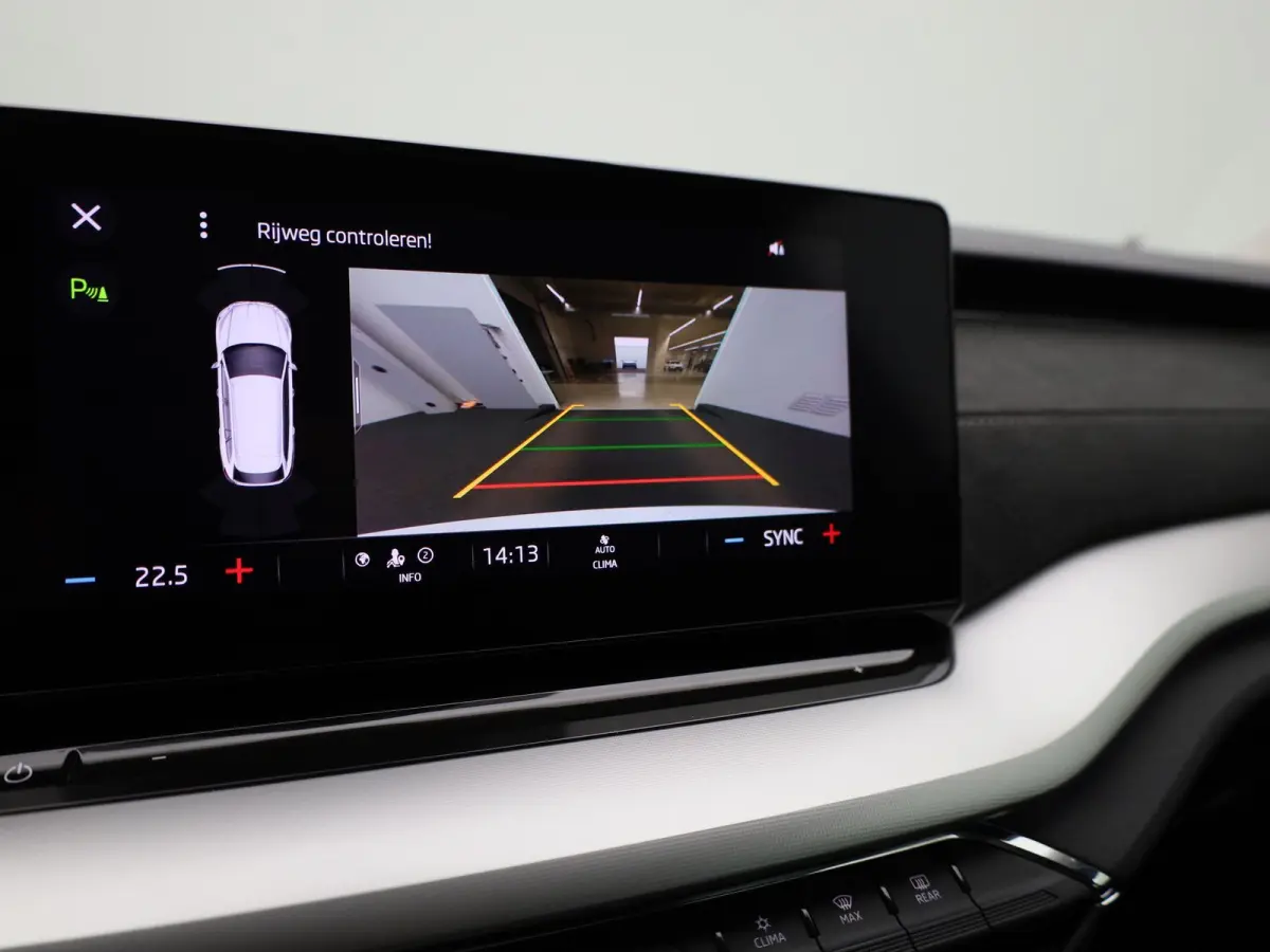 1.0 e-TSI Business Edition Plus | Automaat | Apple Carplay / Android Auto | Panoramadak | Achteruitrijcamera | Parkeersensoren | Sfeerverlichting |