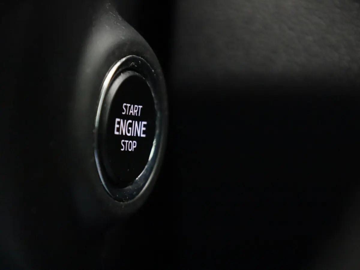 1.0 e-TSI Business Edition Plus | Automaat | Apple Carplay / Android Auto | Panoramadak | Achteruitrijcamera | Parkeersensoren | Sfeerverlichting |