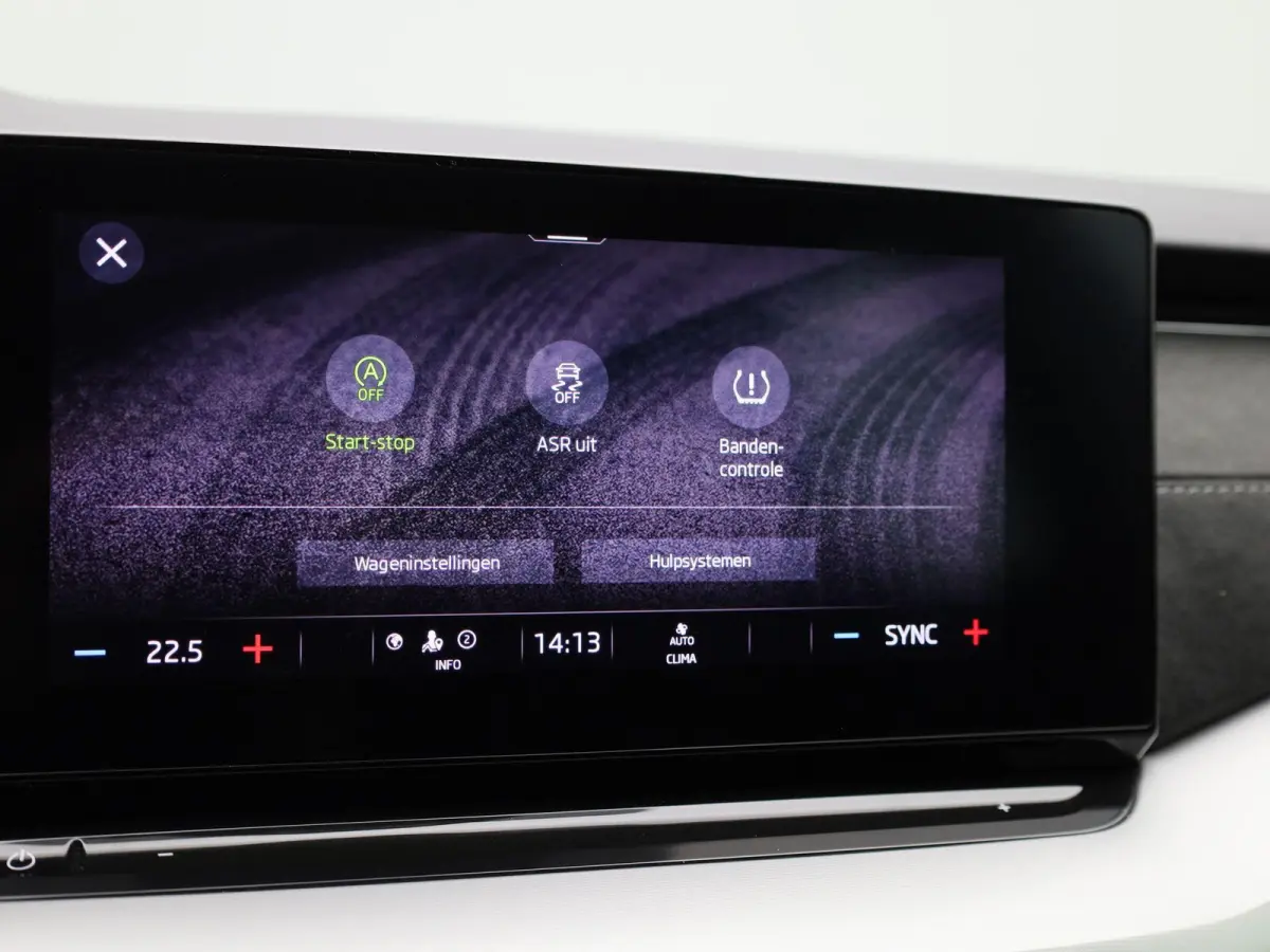 1.0 e-TSI Business Edition Plus | Automaat | Apple Carplay / Android Auto | Panoramadak | Achteruitrijcamera | Parkeersensoren | Sfeerverlichting |