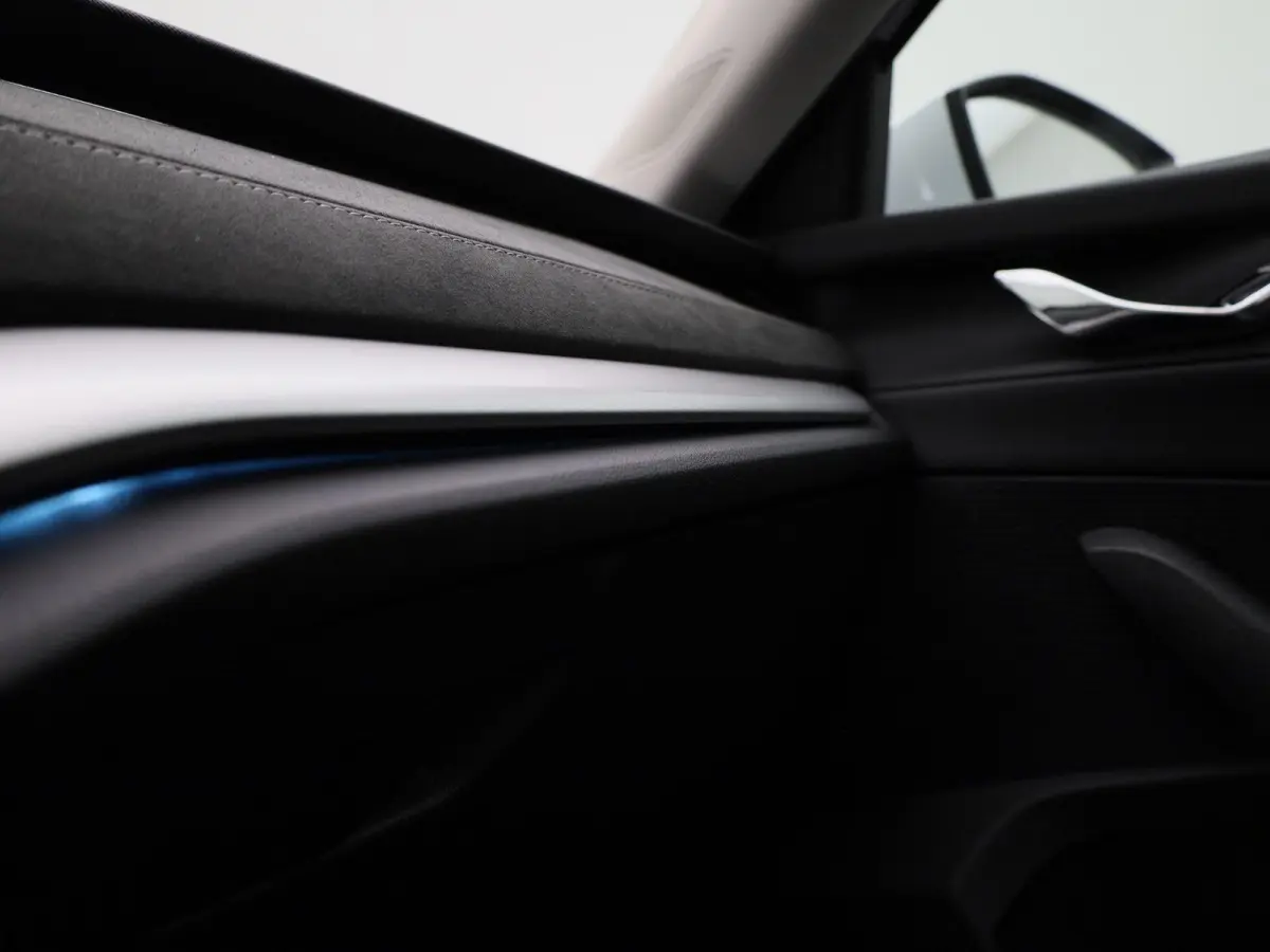 1.0 e-TSI Business Edition Plus | Automaat | Apple Carplay / Android Auto | Panoramadak | Achteruitrijcamera | Parkeersensoren | Sfeerverlichting |