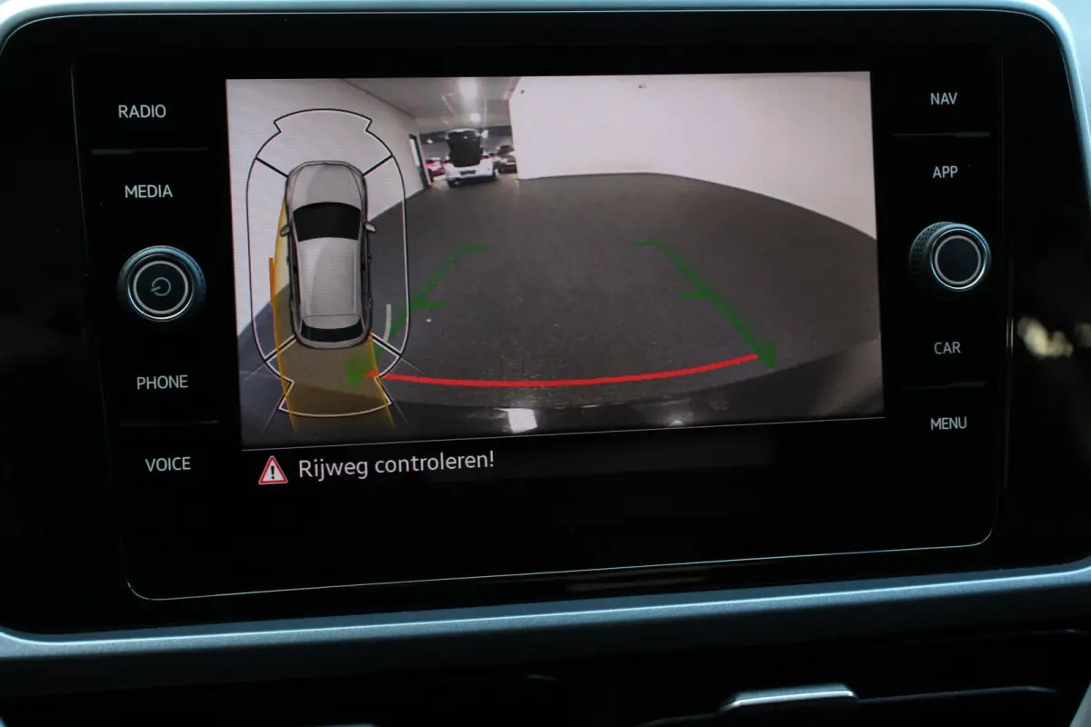 1.5 TSI DSG Style Navigatie Wireless App connect Adaptive Cruise Control Park Assist Camera Parkeersensoren IQ Drive pakket Stoel- en stuurwielverwarming Virtual cockpit Elektrische achterkl