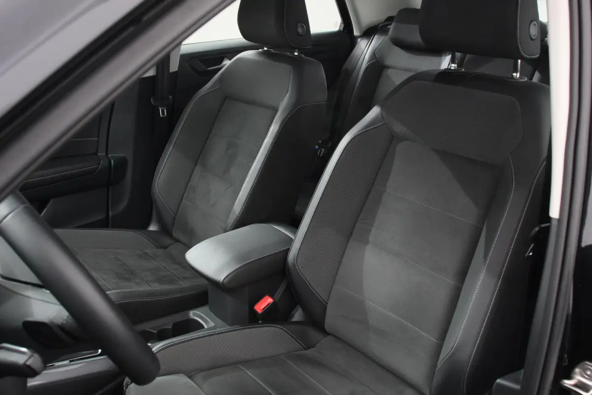1.5 TSI DSG Style Navigatie Wireless App connect Adaptive Cruise Control Park Assist Camera Parkeersensoren IQ Drive pakket Stoel- en stuurwielverwarming Virtual cockpit Elektrische achterkl