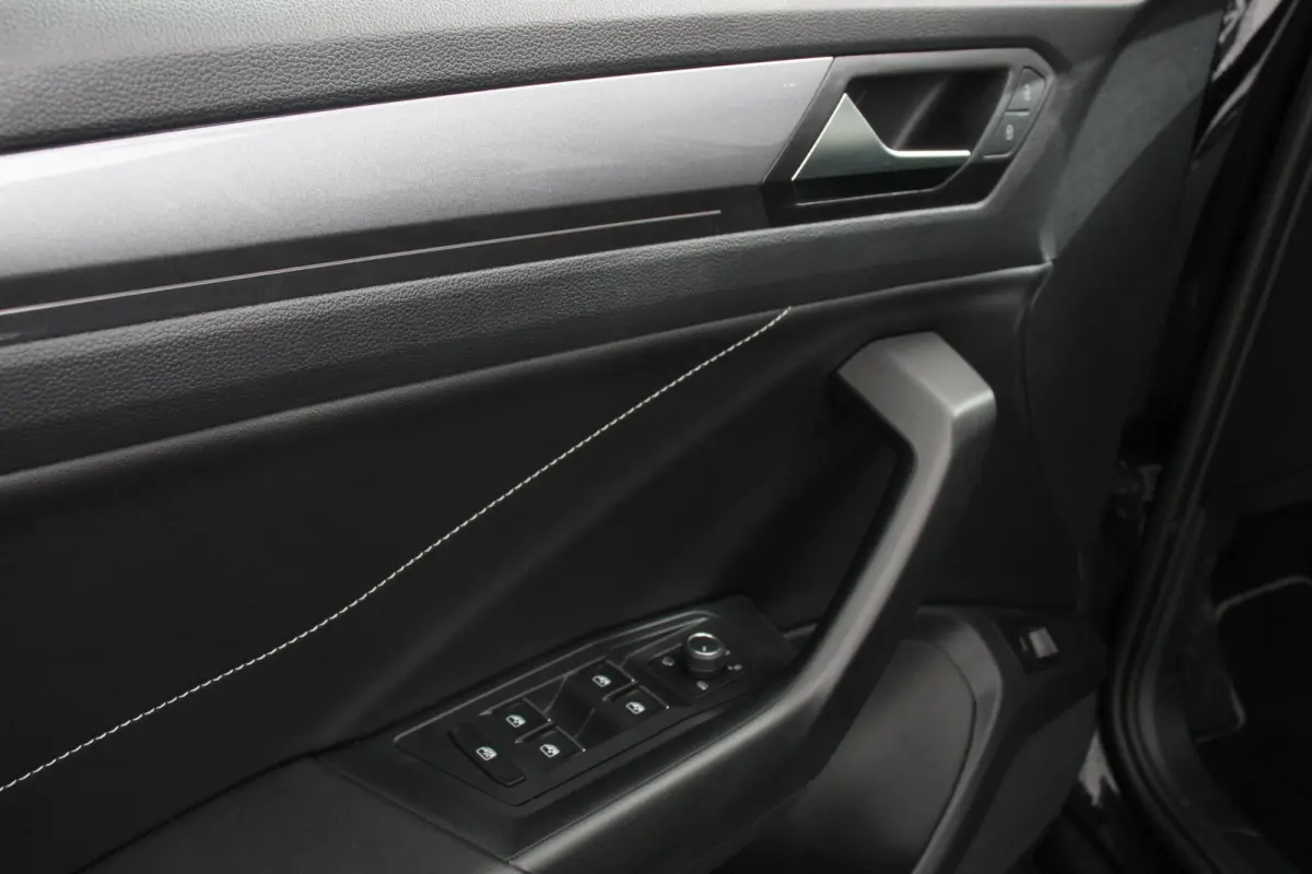 1.5 TSI DSG Style Navigatie Wireless App connect Adaptive Cruise Control Park Assist Camera Parkeersensoren IQ Drive pakket Stoel- en stuurwielverwarming Virtual cockpit Elektrische achterkl