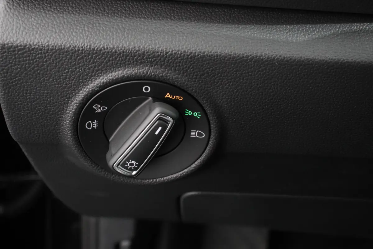 1.5 TSI DSG Style Navigatie Wireless App connect Adaptive Cruise Control Park Assist Camera Parkeersensoren IQ Drive pakket Stoel- en stuurwielverwarming Virtual cockpit Elektrische achterkl