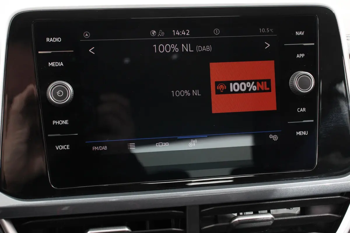 1.5 TSI DSG Style Navigatie Wireless App connect Adaptive Cruise Control Park Assist Camera Parkeersensoren IQ Drive pakket Stoel- en stuurwielverwarming Virtual cockpit Elektrische achterkl