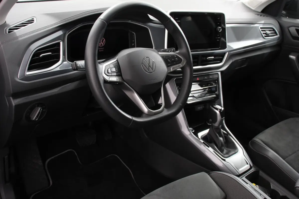 1.5 TSI DSG Style Navigatie Wireless App connect Adaptive Cruise Control Park Assist Camera Parkeersensoren IQ Drive pakket Stoel- en stuurwielverwarming Virtual cockpit Elektrische achterkl