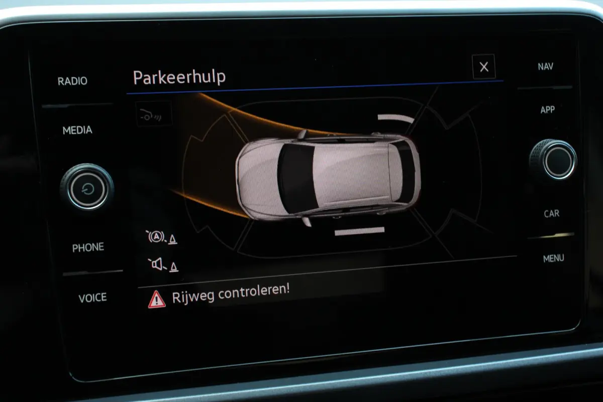1.5 TSI DSG Style Navigatie Wireless App connect Adaptive Cruise Control Park Assist Camera Parkeersensoren IQ Drive pakket Stoel- en stuurwielverwarming Virtual cockpit Elektrische achterkl