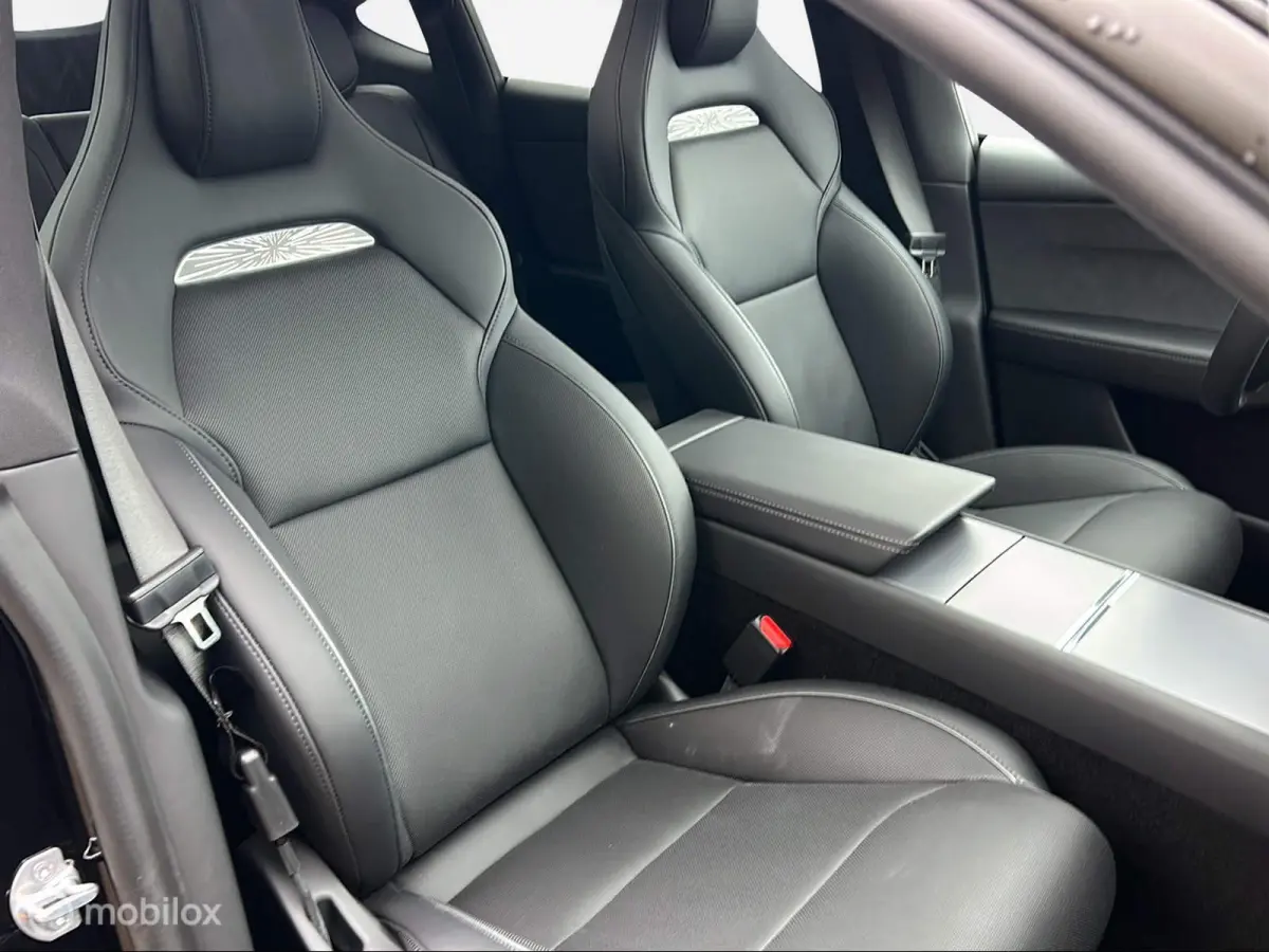 Performance AWD 83 kWh / afneembare trekhaak.