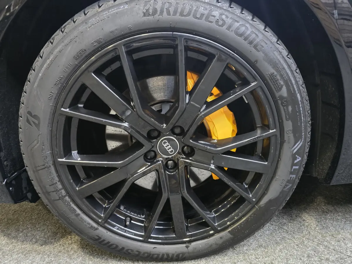 55 quattro S edition 95 kWh 2x S-Line Black Edition Camera Navi 21"LM 95.4% SOH