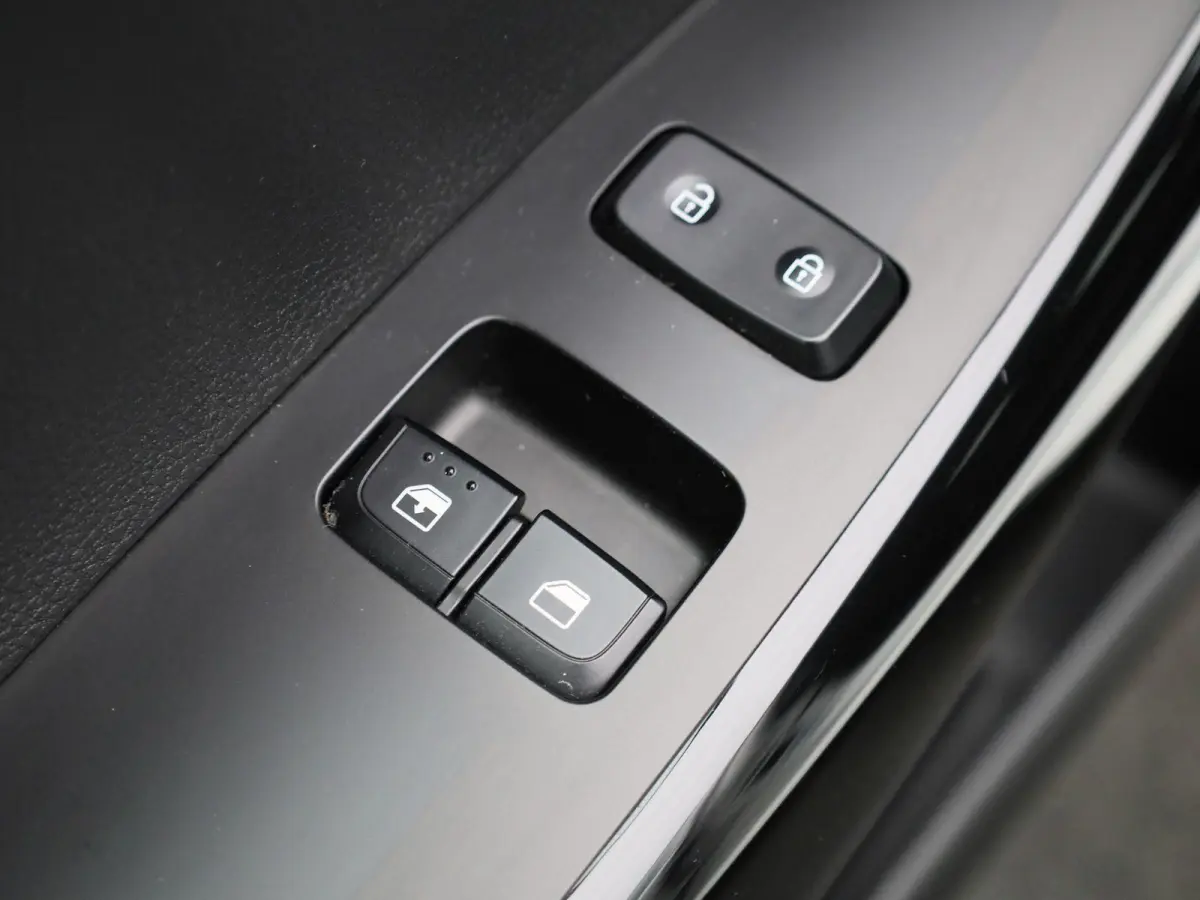 1.0 DPi ComfortLine | Automaat | Airconditioning | Bluetooth | Elektrische Ramen |