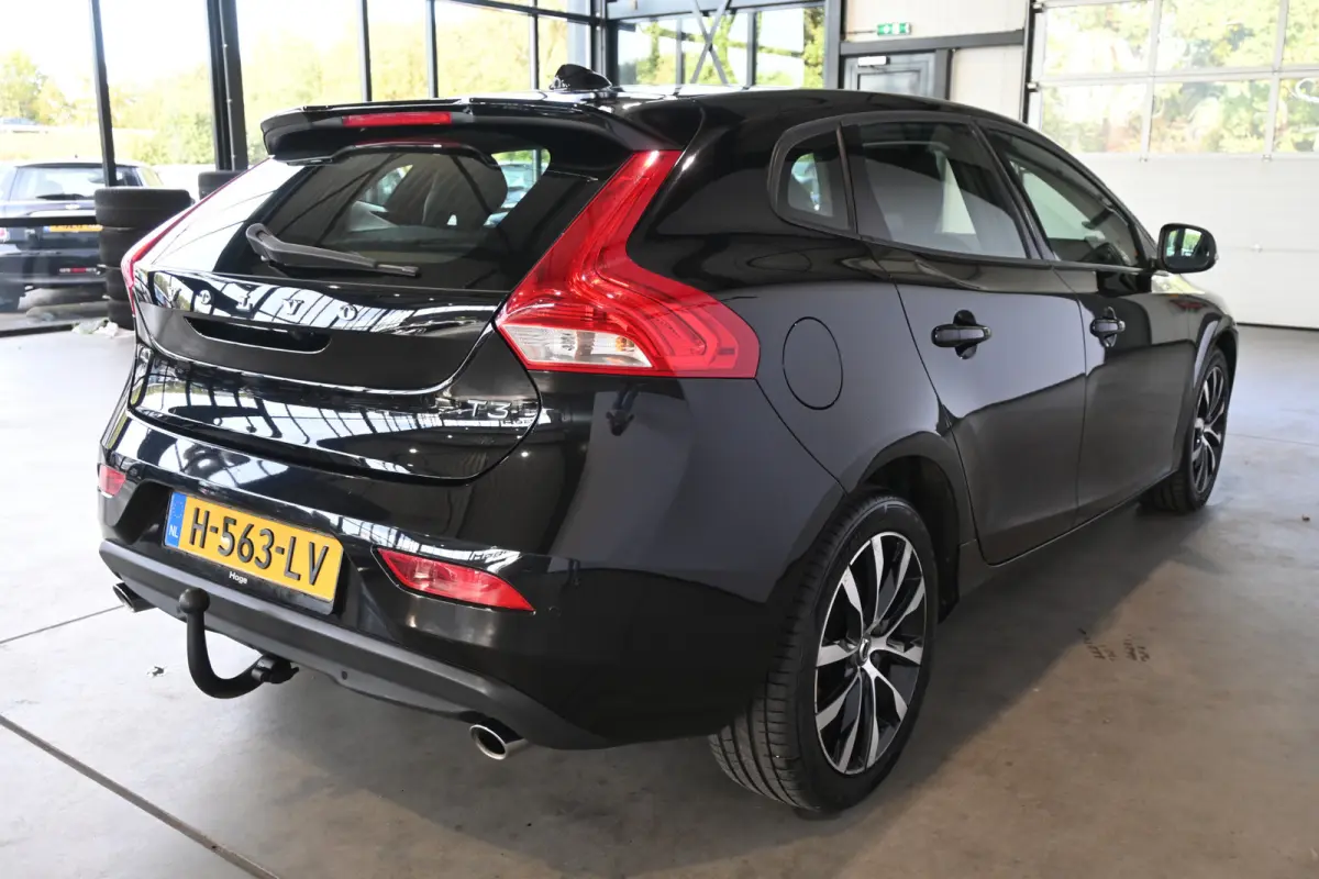 1.5 T3 Momentum Automaat Clima Cruise control Navigatie LED koplampen PDC Trekhaak 100% Onderhouden Inruil mogelijk