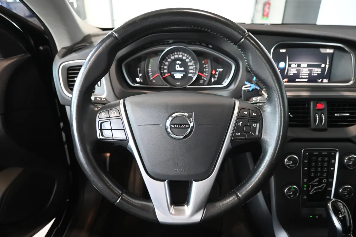 1.5 T3 Momentum Automaat Clima Cruise control Navigatie LED koplampen PDC Trekhaak 100% Onderhouden Inruil mogelijk