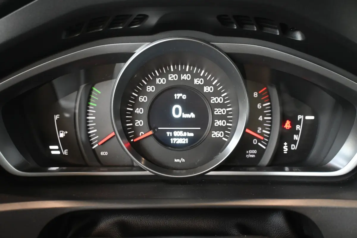 1.5 T3 Momentum Automaat Clima Cruise control Navigatie LED koplampen PDC Trekhaak 100% Onderhouden Inruil mogelijk
