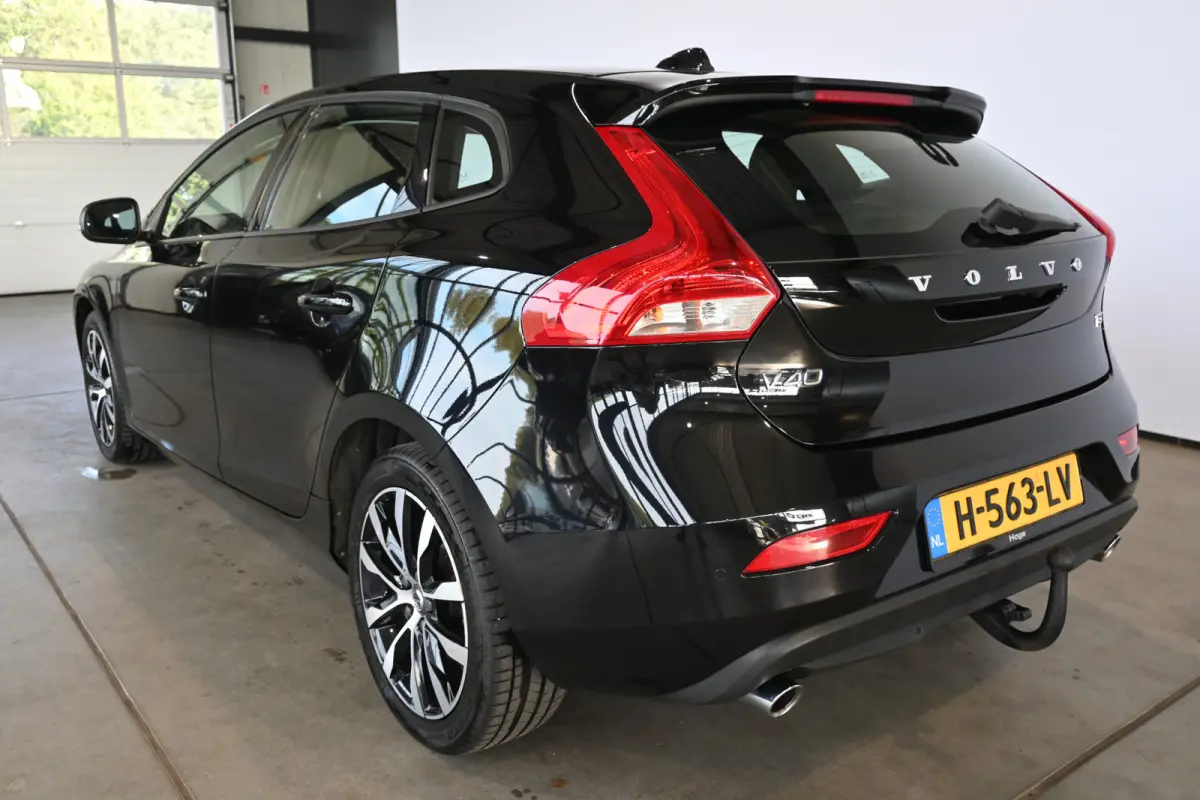 1.5 T3 Momentum Automaat Clima Cruise control Navigatie LED koplampen PDC Trekhaak 100% Onderhouden Inruil mogelijk