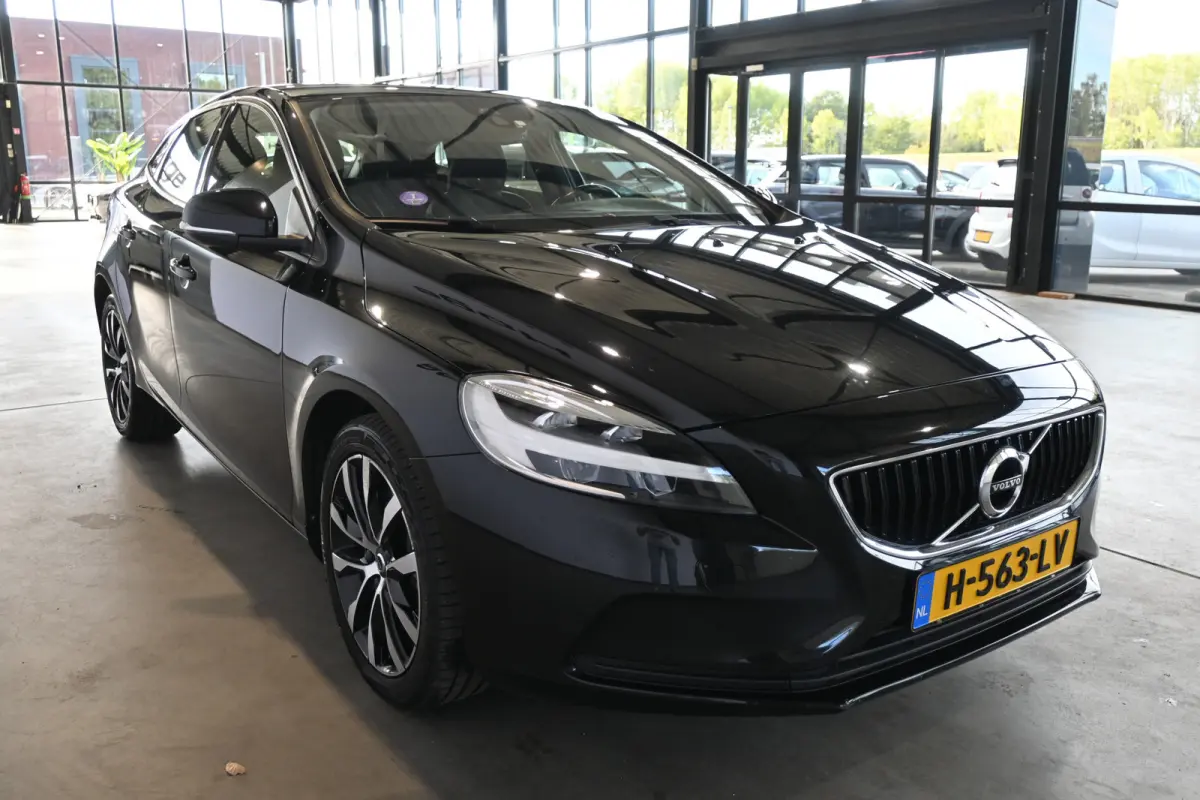1.5 T3 Momentum Automaat Clima Cruise control Navigatie LED koplampen PDC Trekhaak 100% Onderhouden Inruil mogelijk