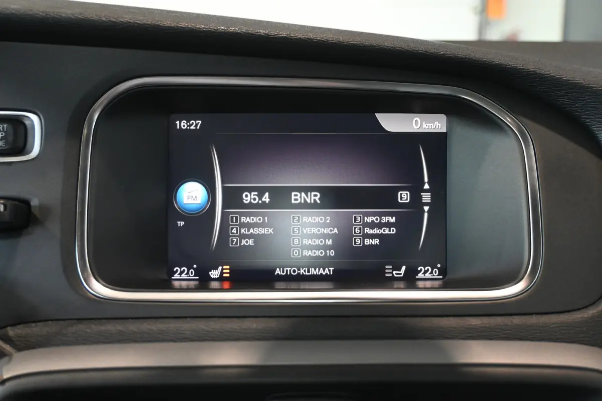 1.5 T3 Momentum Automaat Clima Cruise control Navigatie LED koplampen PDC Trekhaak 100% Onderhouden Inruil mogelijk
