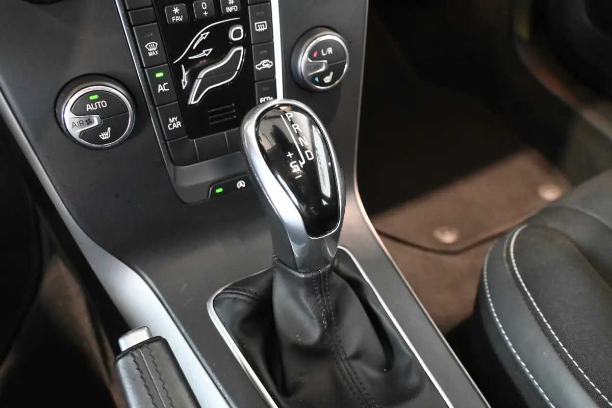 1.5 T3 Momentum Automaat Clima Cruise control Navigatie LED koplampen PDC Trekhaak 100% Onderhouden Inruil mogelijk