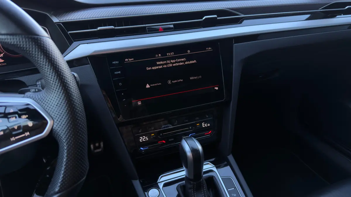 218pk 1.4 TSI eHybrid R-Line Business+ | SOH: 90,67% | Panoramadak | Trekhaak | Leder | 360 Camera | Adaptive Cruise | Carplay | Keyless | 19" |