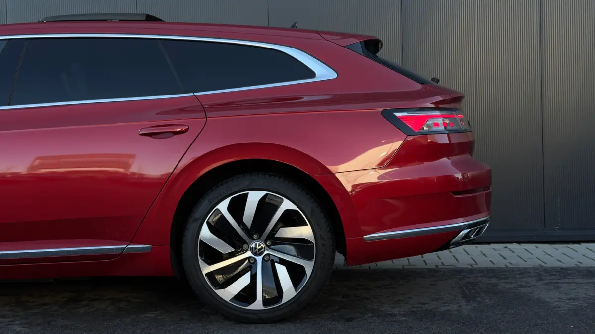 218pk 1.4 TSI eHybrid R-Line Business+ | SOH: 90,67% | Panoramadak | Trekhaak | Leder | 360 Camera | Adaptive Cruise | Carplay | Keyless | 19" |