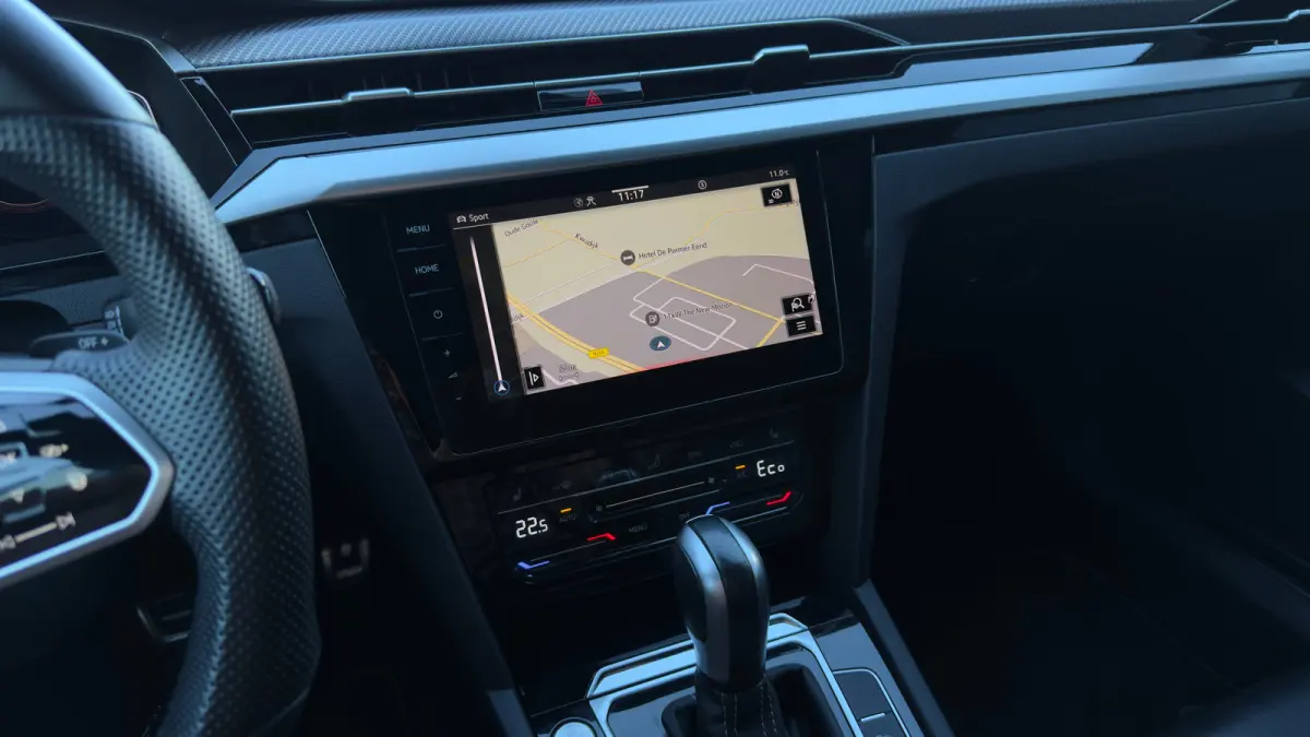 218pk 1.4 TSI eHybrid R-Line Business+ | SOH: 90,67% | Panoramadak | Trekhaak | Leder | 360 Camera | Adaptive Cruise | Carplay | Keyless | 19" |