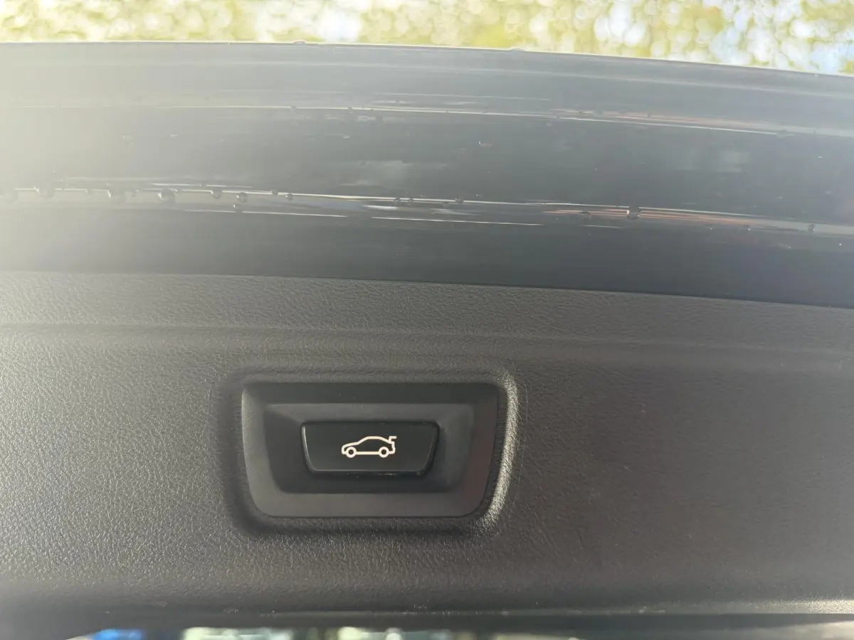 330i Business Edition Plus | WORDT VERWACHT | M-SPORT | PANORAMADAK | ACHTERUITRIJCAMERA | HEAD-UP | STOELVERWARMING | TREKHAAK | APPLE CARPLAY - ANDROID AUTO | LASER LED | CLIMATE CONTROL |