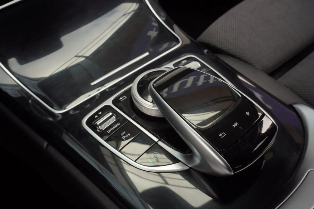 180 Business / ElekTrekhaak / Navi / Stoelverwarm. / PDC / Bluetooth / Half-leder / 17"LMV / = 84.000KM !!