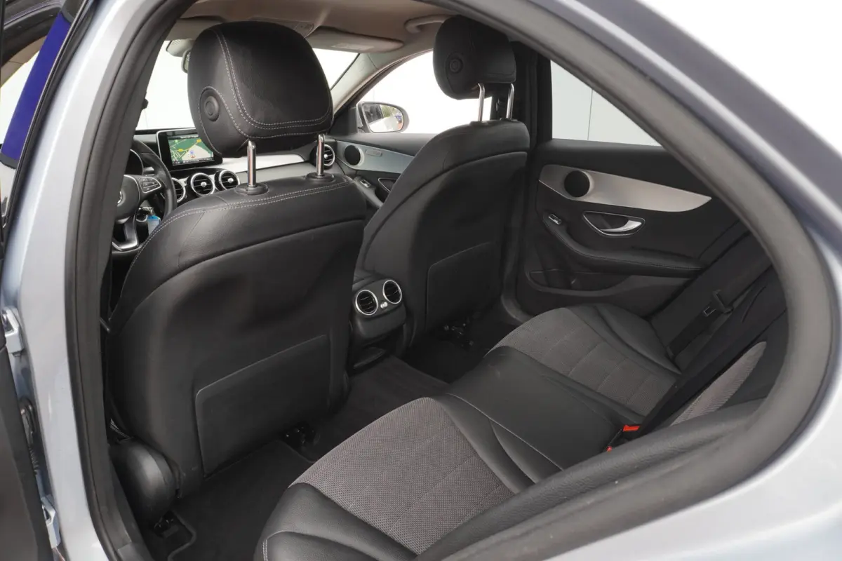 180 Business / ElekTrekhaak / Navi / Stoelverwarm. / PDC / Bluetooth / Half-leder / 17"LMV / = 84.000KM !!