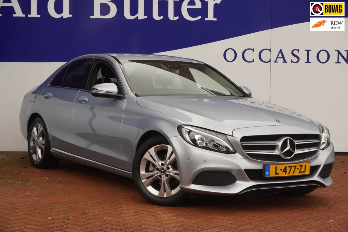 180 Business / ElekTrekhaak / Navi / Stoelverwarm. / PDC / Bluetooth / Half-leder / 17"LMV / = 84.000KM !!