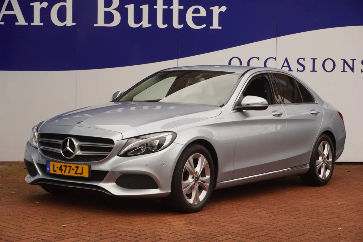 180 Business / ElekTrekhaak / Navi / Stoelverwarm. / PDC / Bluetooth / Half-leder / 17"LMV / = 84.000KM !!