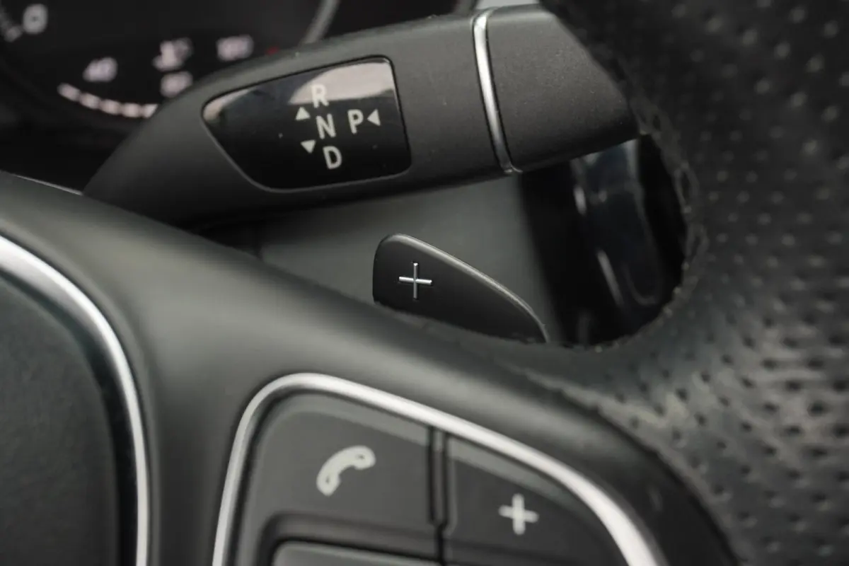 180 Business / ElekTrekhaak / Navi / Stoelverwarm. / PDC / Bluetooth / Half-leder / 17"LMV / = 84.000KM !!
