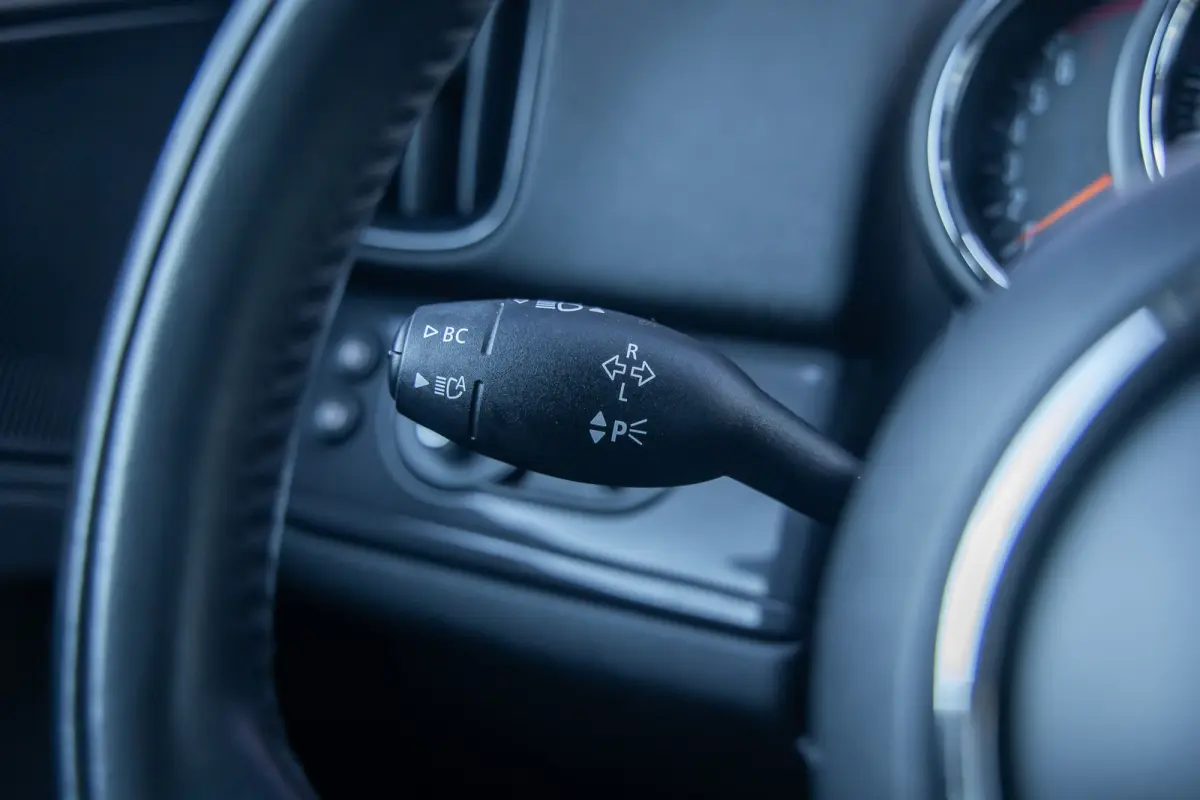 1.5 One Chili | Camera | Cruise control adaptief | Haed-up | Stoelverwarming | Navigatie | | Achteruitrijcamera | Cruise control adaptief met Stop&Go | Extra getint glas