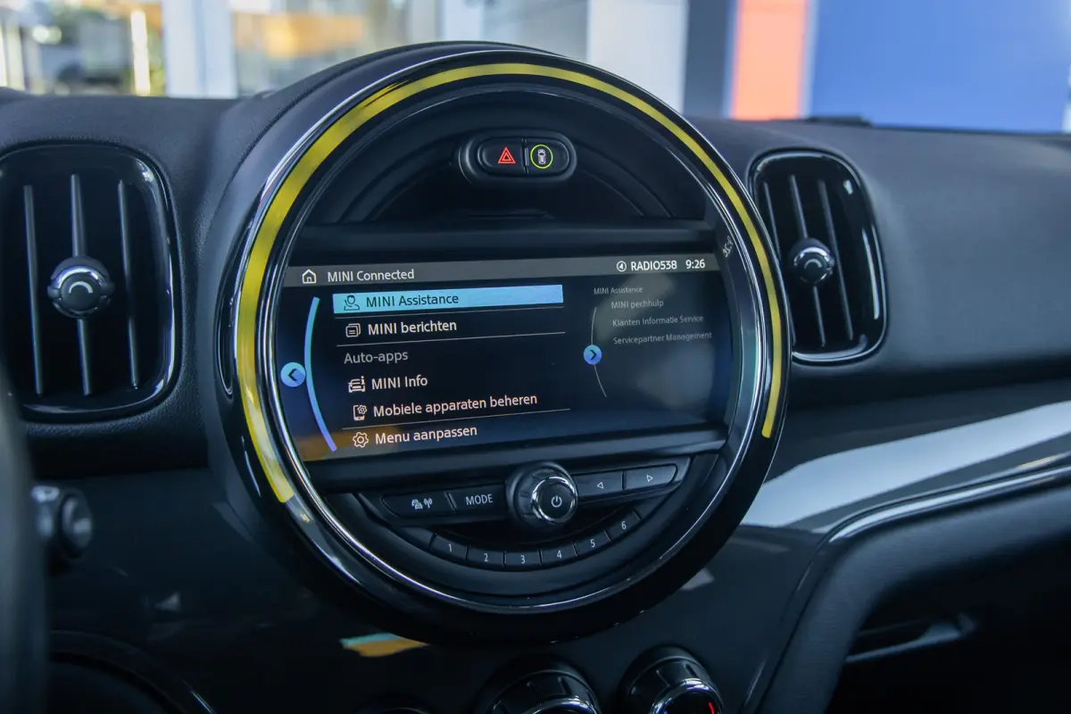 1.5 One Chili | Camera | Cruise control adaptief | Haed-up | Stoelverwarming | Navigatie | | Achteruitrijcamera | Cruise control adaptief met Stop&Go | Extra getint glas