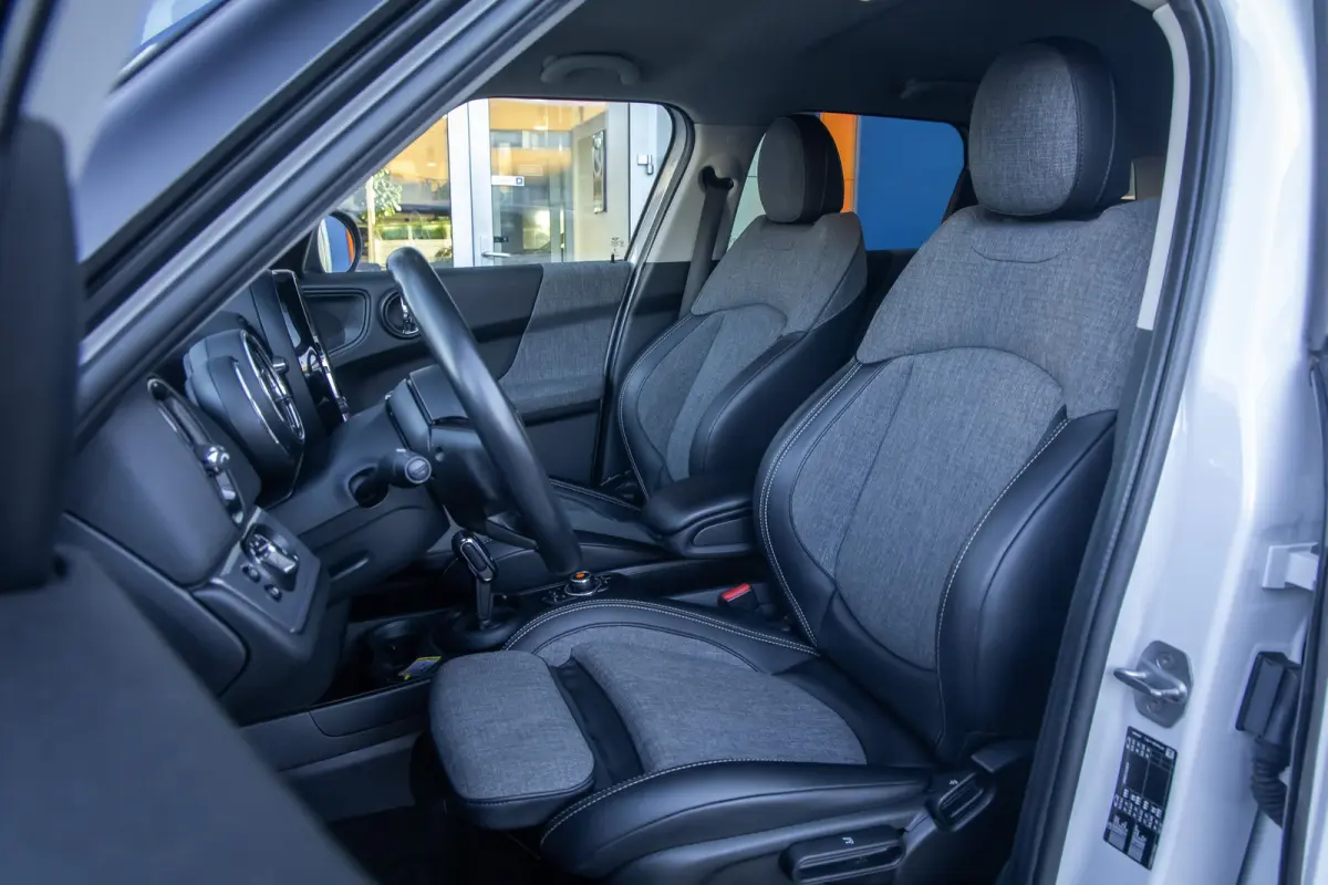 1.5 One Chili | Camera | Cruise control adaptief | Haed-up | Stoelverwarming | Navigatie | | Achteruitrijcamera | Cruise control adaptief met Stop&Go | Extra getint glas