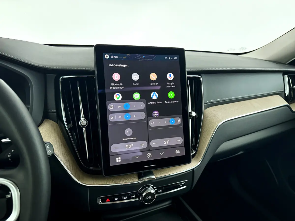 T6 Plug-in hybrid AWD Ultra Dark | Panoramadak | 360° camera | Harman Kardon | Luchtvering | Head-up display | Stoel- en stuurverwarming | Trekhaak