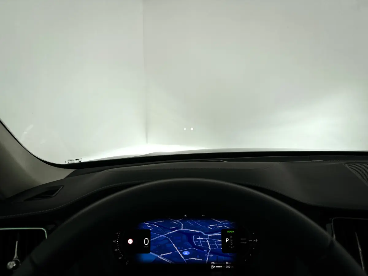 T6 Plug-in hybrid AWD Ultra Dark | Panoramadak | 360° camera | Harman Kardon | Luchtvering | Head-up display | Stoel- en stuurverwarming | Trekhaak