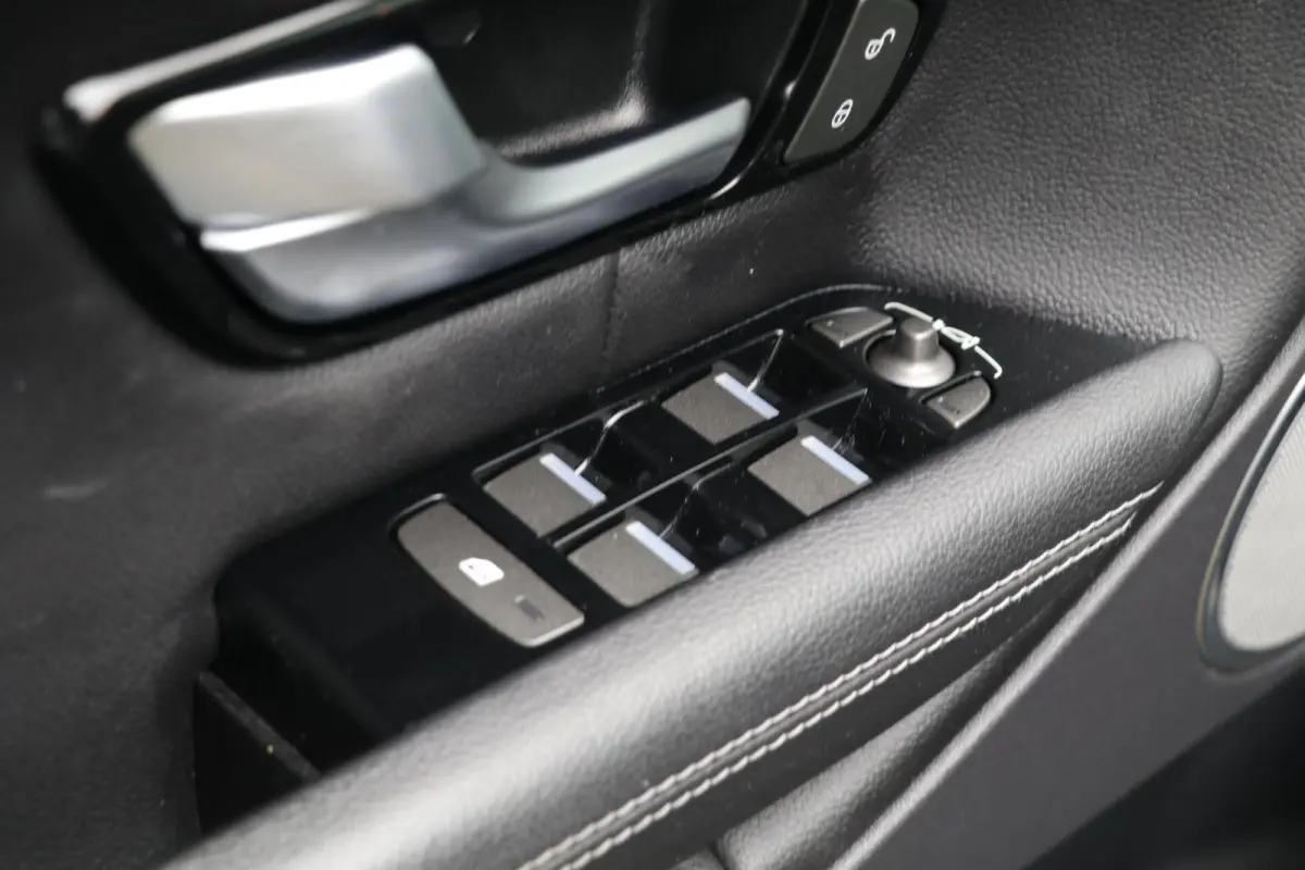 2.0 Si4 241PK Panodak AppleCarplay Sportzetels Leder Trekhaak Stoel/Stuur Verwarming 87000KM BJ2018