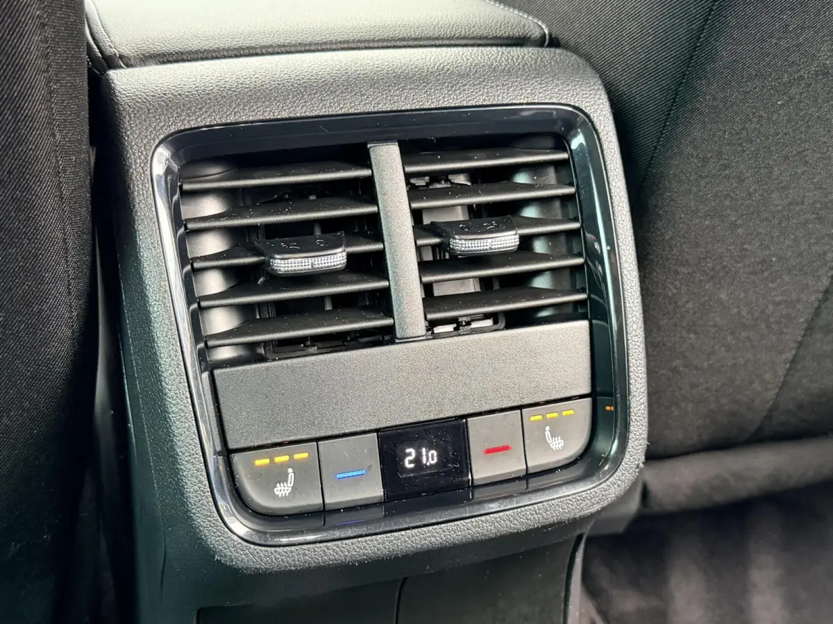 1.4 TSI iV PHEV Business Edition | Plug in Hyb | Stoelverwarming / Stuurverwarming | CarPlay | Clima | Camera