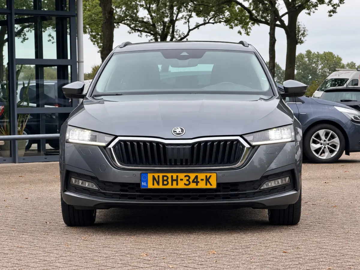 1.4 TSI iV PHEV Business Edition | Plug in Hyb | Stoelverwarming / Stuurverwarming | CarPlay | Clima | Camera