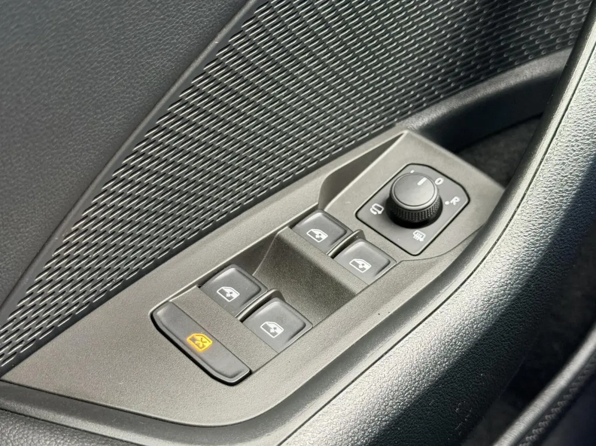 1.4 TSI iV PHEV Business Edition | Plug in Hyb | Stoelverwarming / Stuurverwarming | CarPlay | Clima | Camera