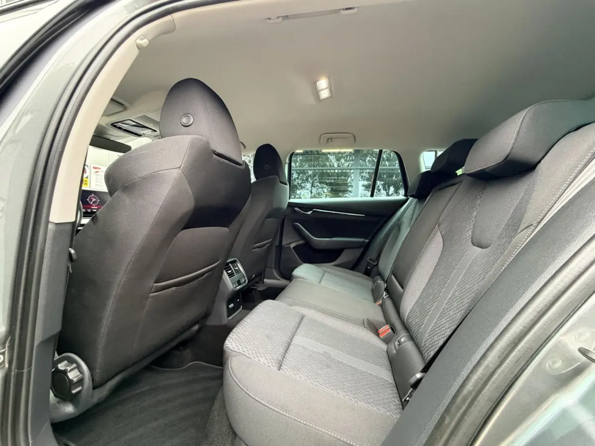 1.4 TSI iV PHEV Business Edition | Plug in Hyb | Stoelverwarming / Stuurverwarming | CarPlay | Clima | Camera