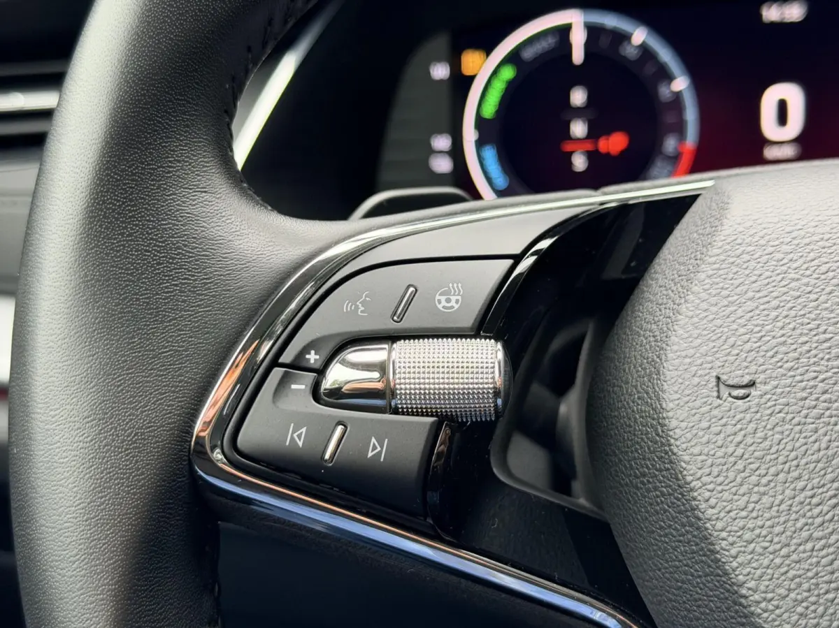 1.4 TSI iV PHEV Business Edition | Plug in Hyb | Stoelverwarming / Stuurverwarming | CarPlay | Clima | Camera