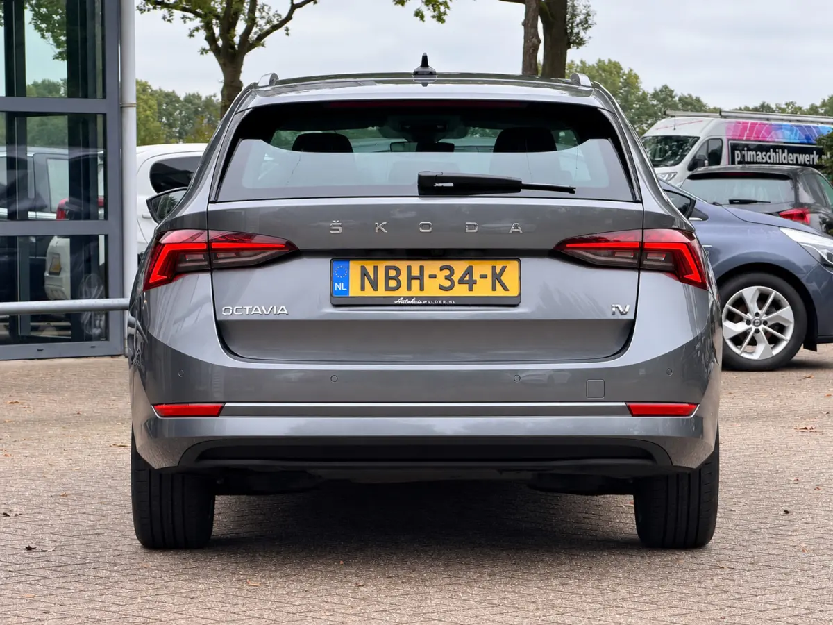 1.4 TSI iV PHEV Business Edition | Plug in Hyb | Stoelverwarming / Stuurverwarming | CarPlay | Clima | Camera