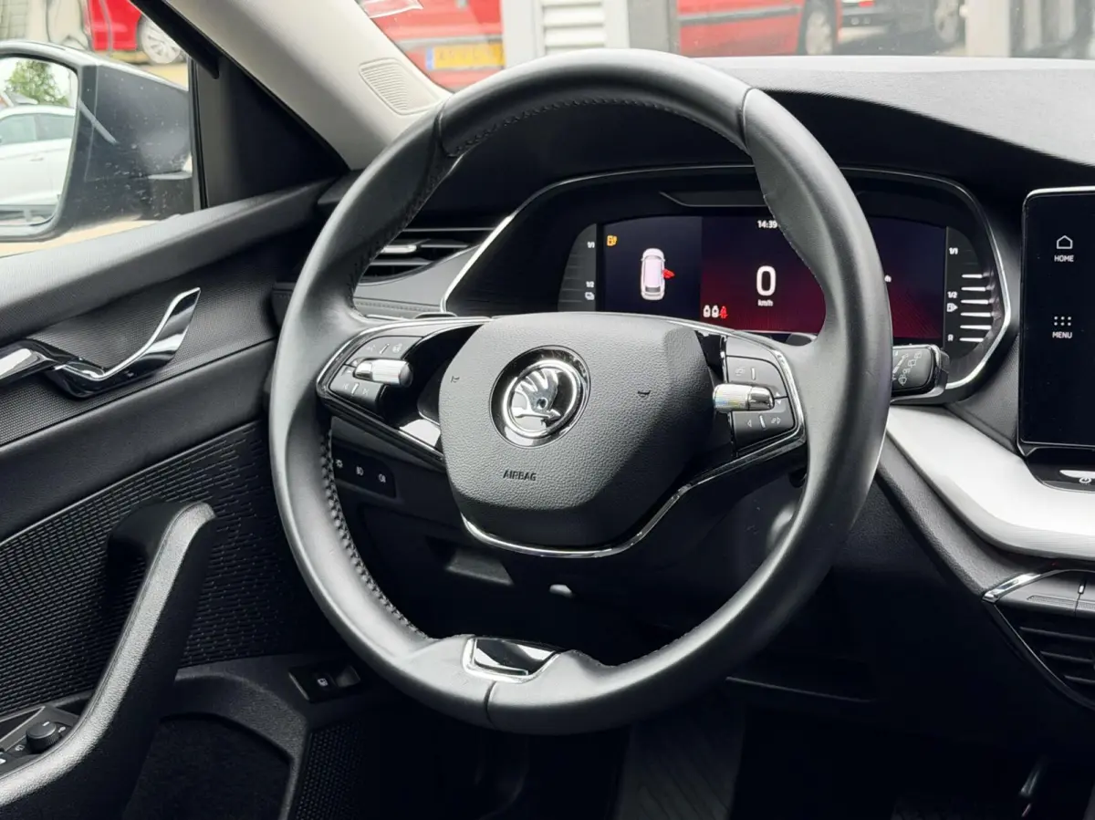 1.4 TSI iV PHEV Business Edition | Plug in Hyb | Stoelverwarming / Stuurverwarming | CarPlay | Clima | Camera