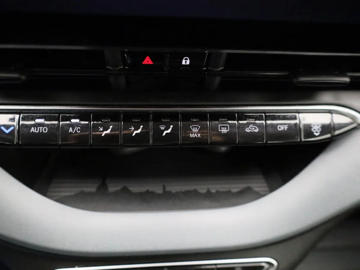 RED 42 kWh | SOH 94,12% | CRUISECONTROL | APPLE CARPLAY / ANDROID AUTO | DAB+ | NAVIGATIE |