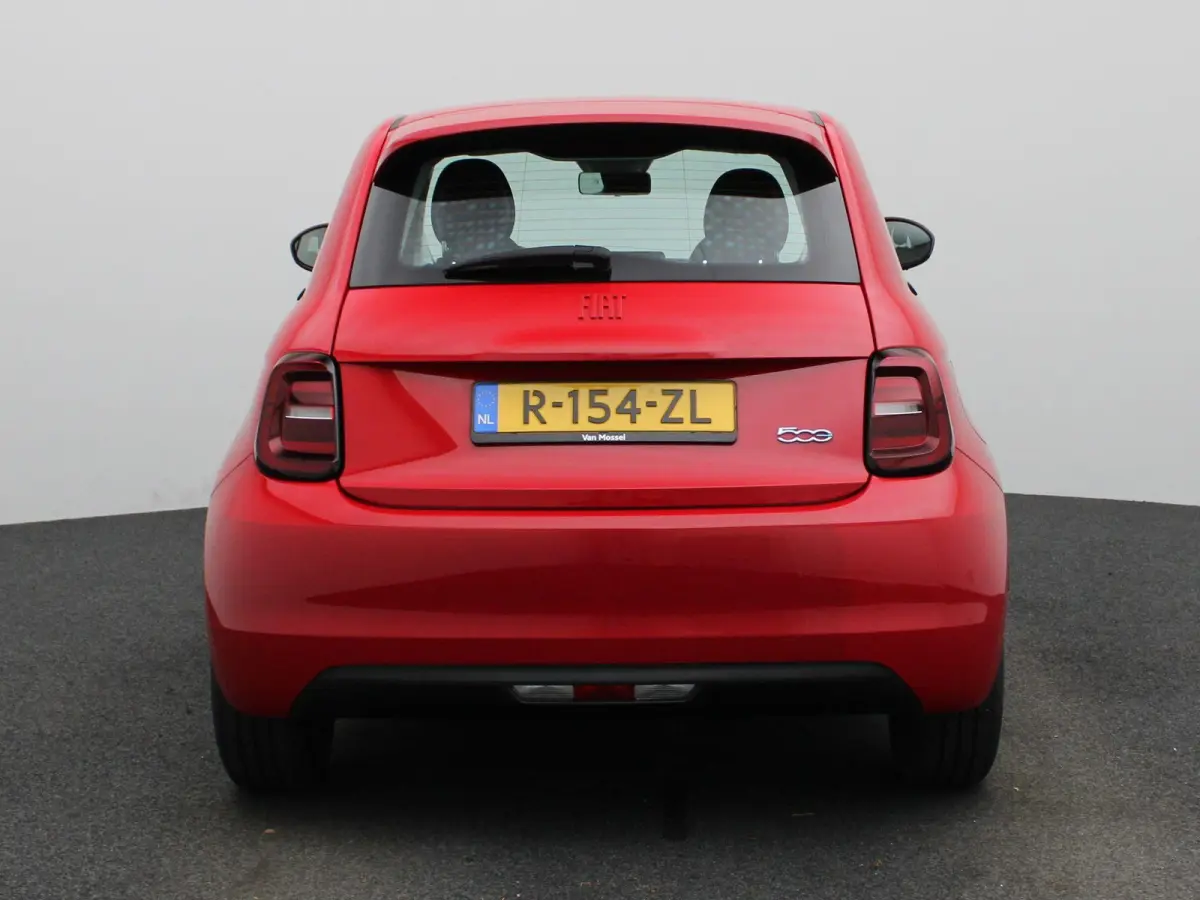RED 42 kWh | SOH 94,12% | CRUISECONTROL | APPLE CARPLAY / ANDROID AUTO | DAB+ | NAVIGATIE |