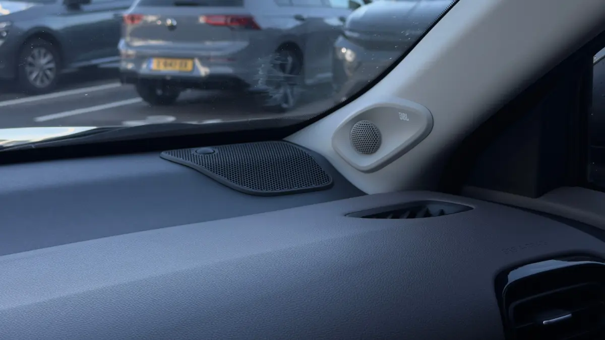 1.5 Hybrid 130pk Executive Achteruitrijcamera | Adaptive Cruise | Head-up Display | Elektrische Achterklep | Carplay | JBL Audio |