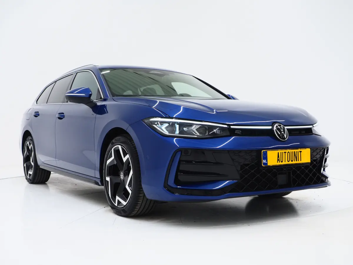 1.5 eHybrid R-Line Black | 5 Jaar Garantie | Leder | Stoelventilatie | Trekhaak | Massage | 360 | HUD | Keyless