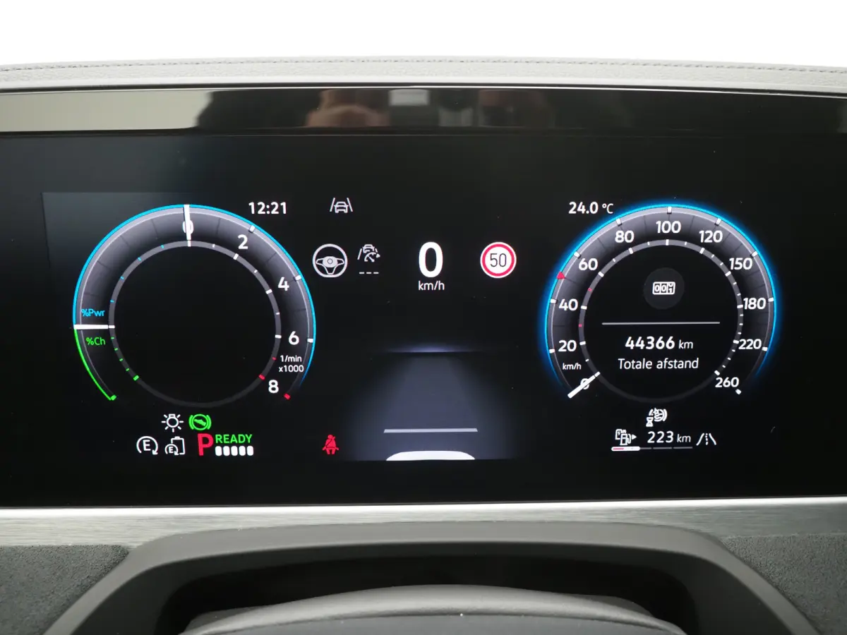 1.5 eHybrid R-Line Black | 5 Jaar Garantie | Leder | Stoelventilatie | Trekhaak | Massage | 360 | HUD | Keyless