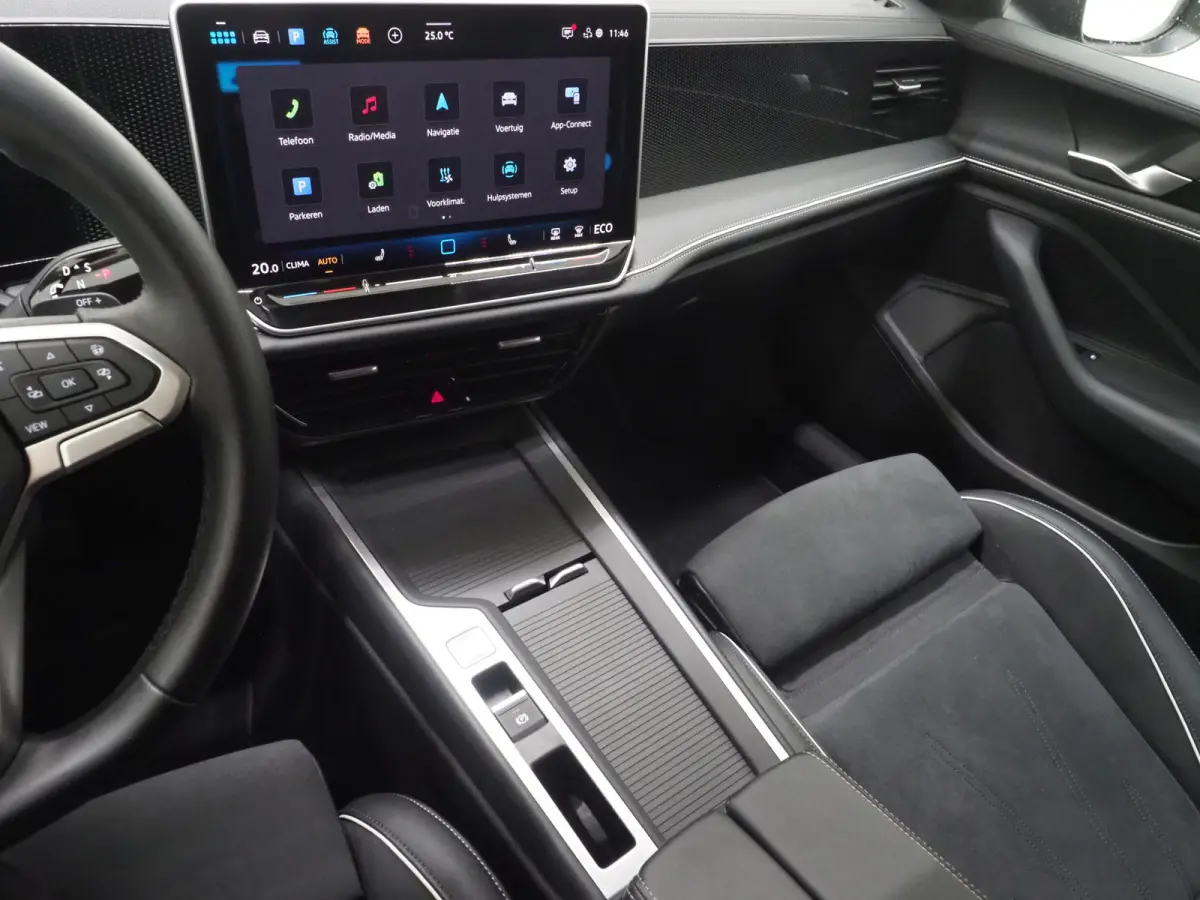 1.5 eHybrid Business | Leder/Alcantara | Massage | Trekhaak | HUD | Camera | Memory | Sfeerlicht | Carplay