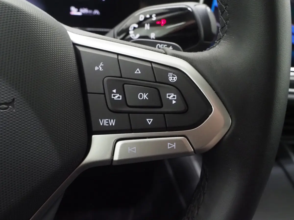 1.5 eHybrid Business | Leder/Alcantara | Massage | Trekhaak | HUD | Camera | Memory | Sfeerlicht | Carplay